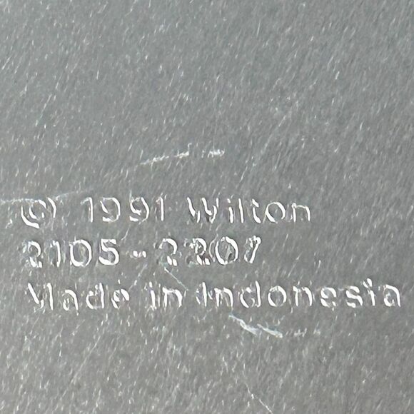 Wilton Performance Pans 10 Inch Round Cake Pan 2" Deep Aluminum Bakeware NEW - Picture 6 of 6